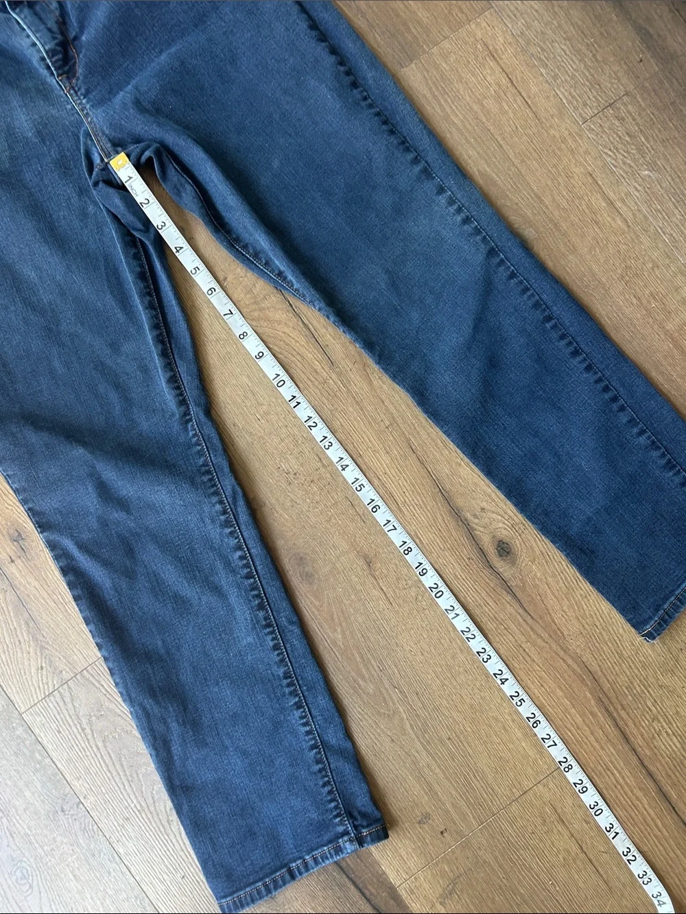 Levi’s Classic Women's Dark Blue Stretch Jeans !! Size 12